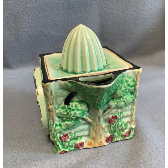 Vintage Cottage-Themed Ceramic Citrus Reamer with Lid & Handle - Picture 2 of 15